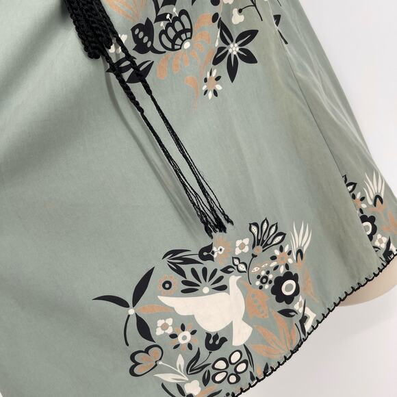 BCBGMaxAzria Crochet Bodice Silk Top Sz M Sleeveless Floral Birds Lightweight - Picture 3 of 13